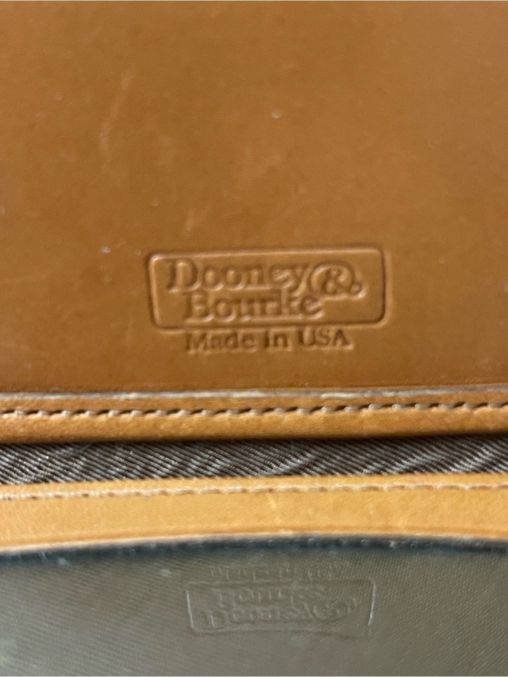 l Dooney & Bourke Vintage Black Brown Classic Bifold Pebble Grain Leather Wallet - Picture 3 of 9